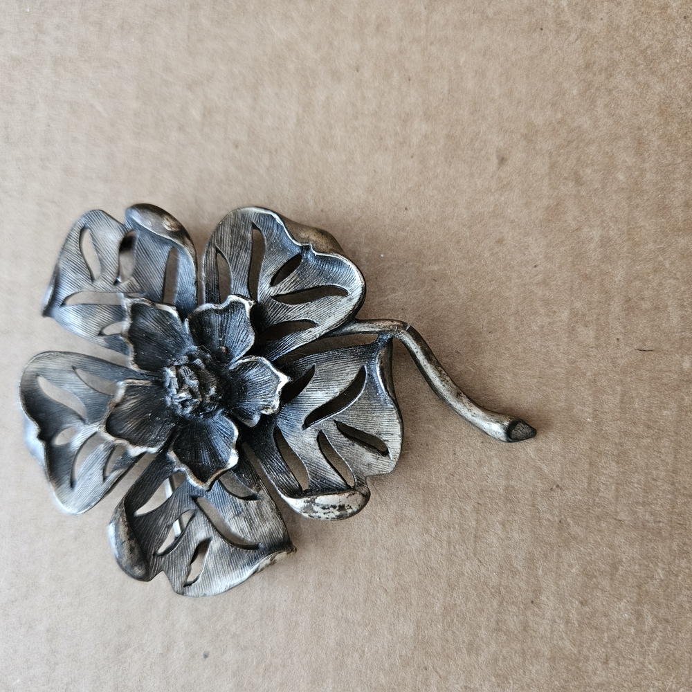 Silver Floral Brooch